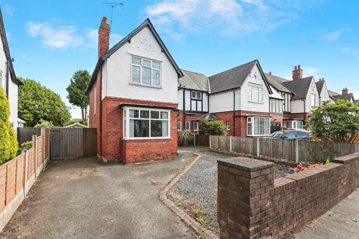 3 Bedroom Semi-Detached House For Sale In Halesowen Street, Rowley Regis, B65