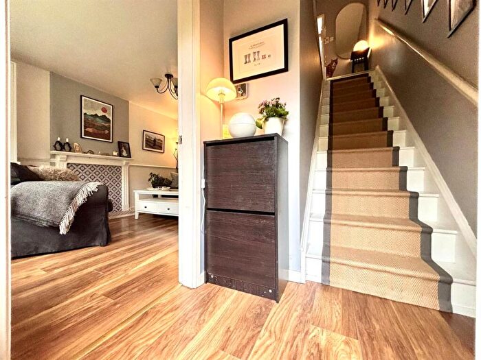 2 Bedroom End Of Terrace House For Sale In Chestnut Square, Leamington Spa, CV32