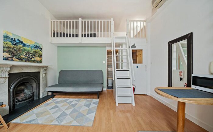 Studio To Rent In Gloucester Street, Pimlico, London, SW1V