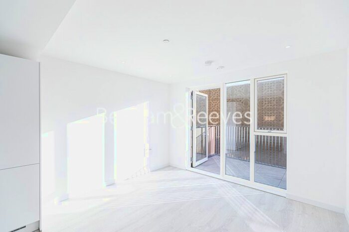 1 Bedroom Flat To Rent In High Street Quarter, Hounslow, TW3