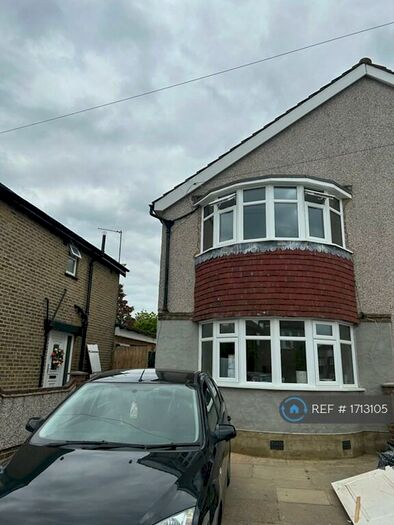 3 Bedroom Semi-Detached House To Rent In Plymstock Road, Welling, DA16