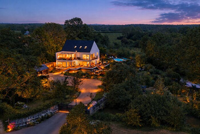 5 Bedroom Country House For Sale In New Mill House, Barcombe Mills, BN8