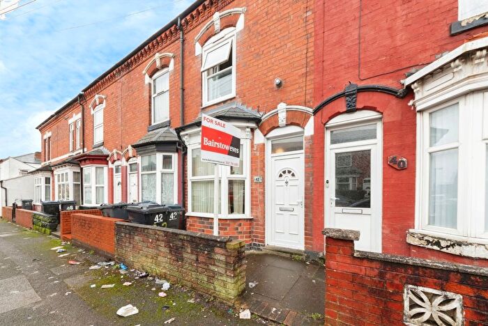 3 Bedroom Terraced House For Sale In Thornhill Road, Sparkhill, Birmingham, West Midlands, B11