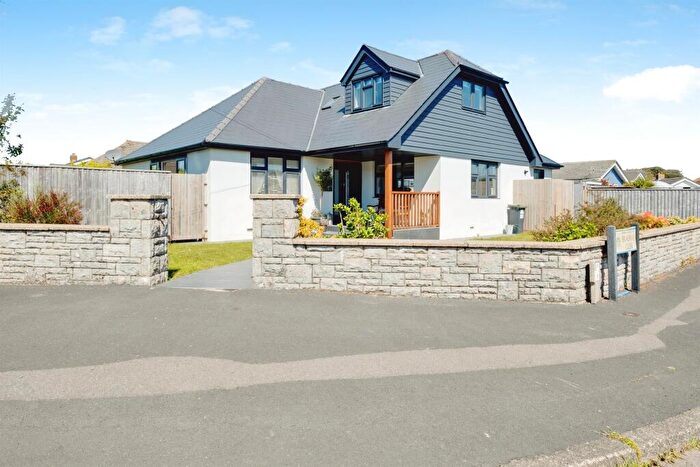 4 Bedroom Bungalow For Sale In Braemar Avenue, Bournemouth, BH6