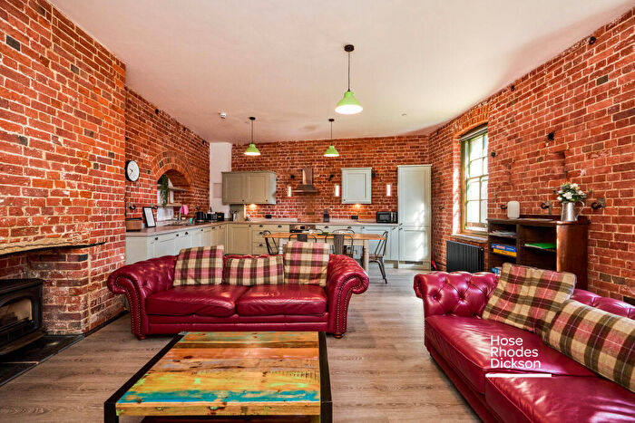 3 Bedroom Apartment To Rent In Fort Redoubt, Freshwater Bay, PO40