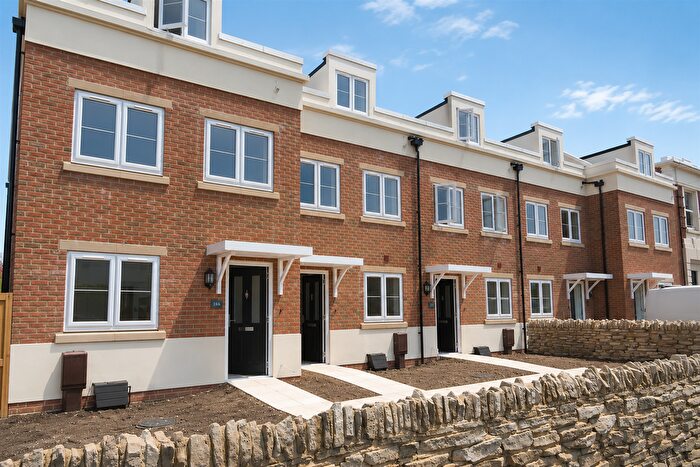 4 Bedroom Property To Rent In High Street, Lee-On-The-Solent, PO13