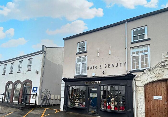 2 Bedroom Flat To Rent In Market Place, Bawtry, Doncaster, DN10