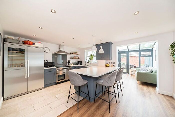 5 Bedroom Terraced House For Sale In Massingberd Way, Tooting, SW17