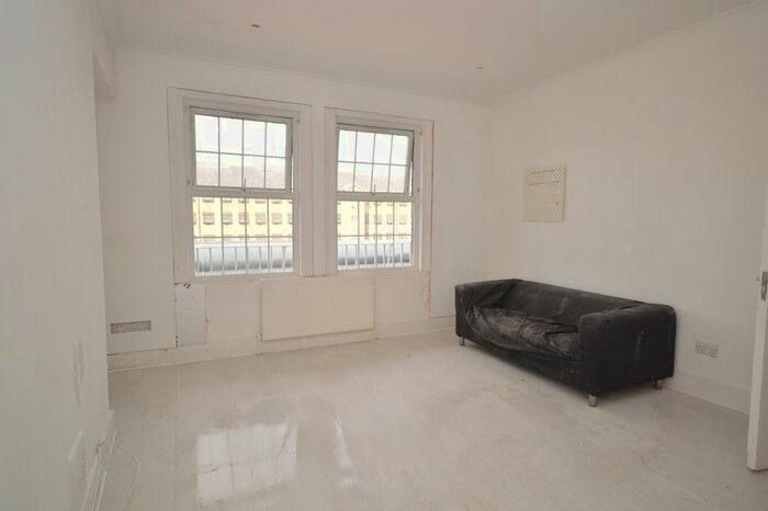 3 Bedroom Flat To Rent In Jebb Avenue, Brixton, London, SW2