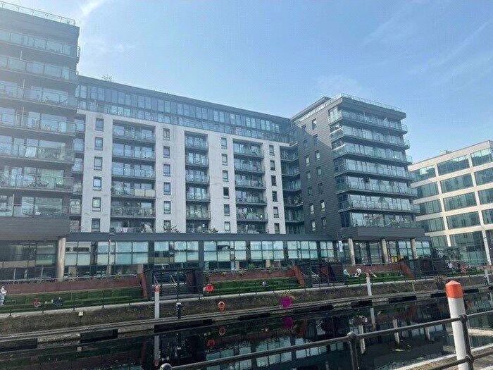 Apartment To Rent In La Salle, Chadwick Street, Leeds, LS10