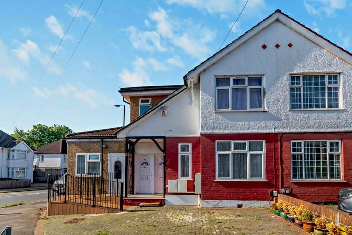 3 Bedroom Flat To Rent In Southfield Park, North Harrow, Harrow, HA2