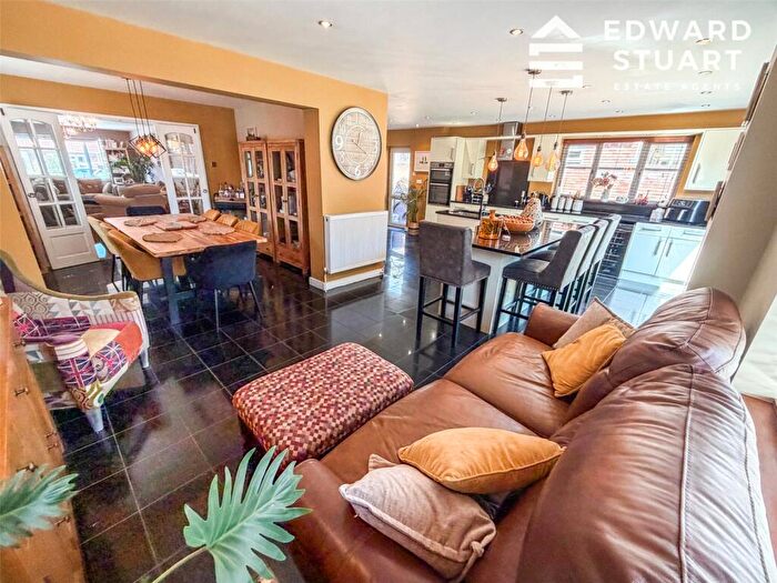 4 Bedroom Detached House For Sale In Upton Close, Stanground, Peterborough, Cambridgeshire, PE2