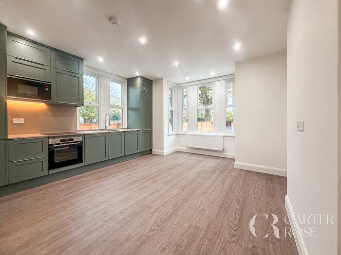 3 Bedroom Flat To Rent In Piermont Road, London, SE22