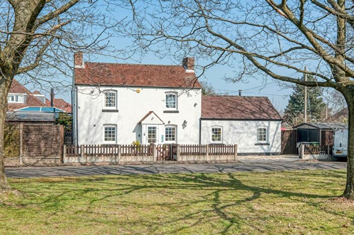 2 Bedroom Cottage For Sale In Station Road, Wythall, B47