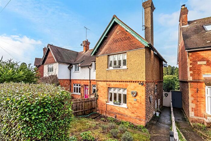 3 Bedroom End Terrace House For Sale In Westerham Road, Oxted, RH8