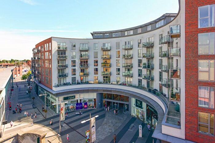 1 Bedroom Flat To Rent In The Heart, Walton-on-Thames, KT12