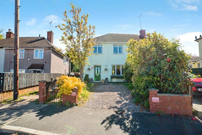 2 Bedroom Semi-Detached House For Sale In Cherry Grove, Mansfield, Nottinghamshire, NG18