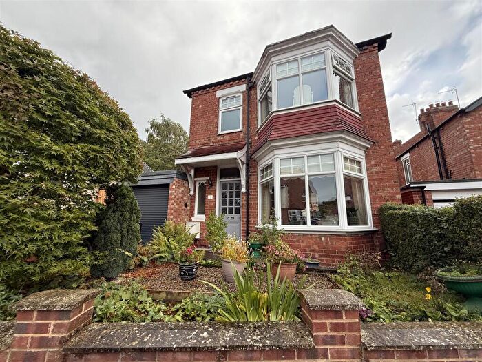 3 Bedroom Detached House For Sale In Bloomfield Road, Darlington, DL3