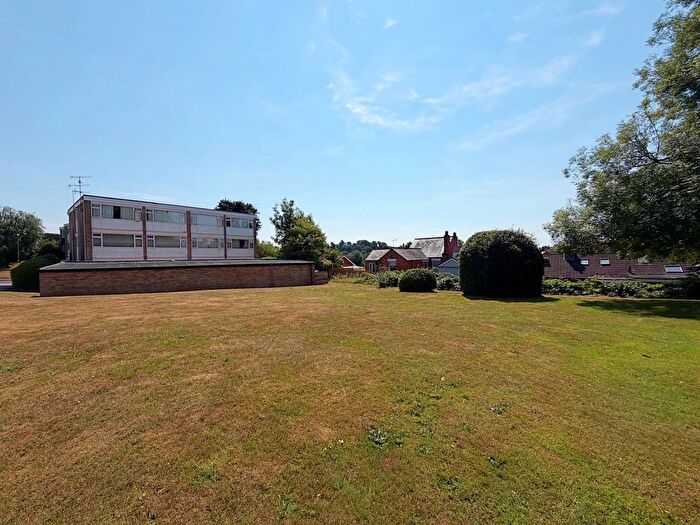 2 Bedroom Flat For Sale In Alpine Court, Kenilworth, CV8