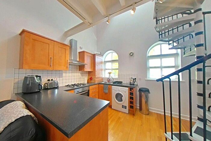 2 Bedroom Apartment To Rent In Adcocks Close, Loughborough - Ince Bills Option, LE11