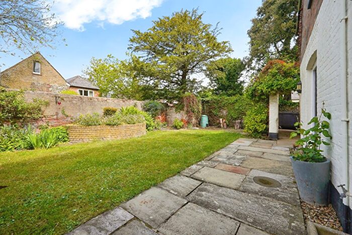 3 Bedroom Flat For Sale In High Street, St. Margarets-At-Cliffe, Dover, Kent, CT15