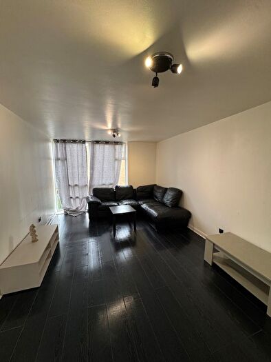 1 Bedroom Flat To Rent In Grimsby Grove, London, E16