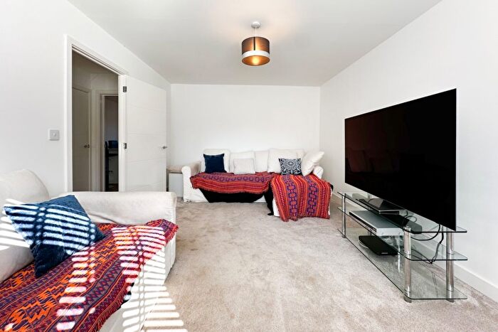 4 Bedroom Detached House For Sale In Trussell Road, Warfield, Berkshire, RG42