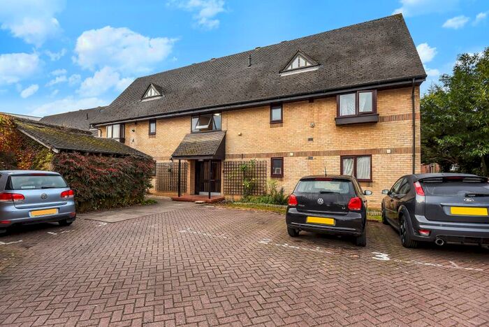 2 Bedroom Apartment To Rent In Town Centre, Bicester, OX26