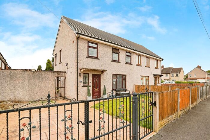 3 Bedroom Semi-Detached House For Sale In Trevor Avenue, Rhostyllen, Wrexham, LL14