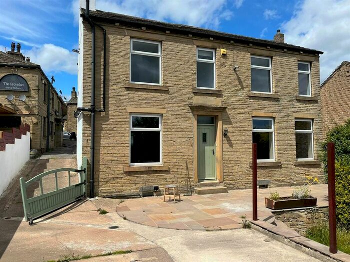 3 Bedroom Detached House To Rent In Tofts Grove Fold, Brighouse, HD6