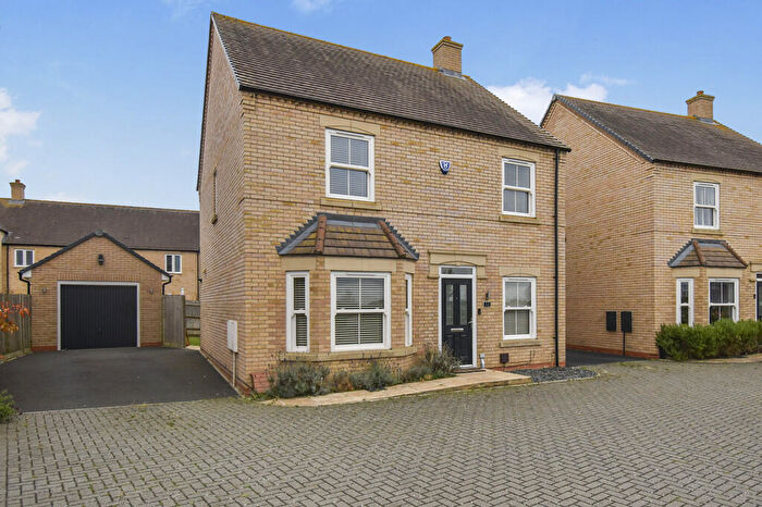4 Bedroom Detached House For Sale In Brookbanks, Biggleswade, SG18
