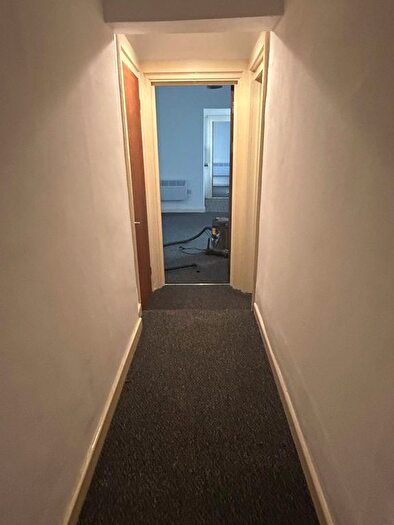 1 Bedroom Flat To Rent In Woodfield Street, Swansea, SA6