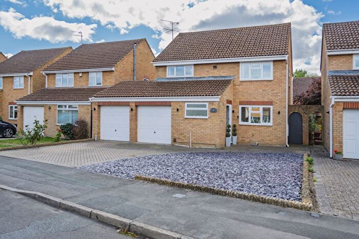 4 Bedroom Terraced House For Sale In Kestrel Drive, Covingham, SN3