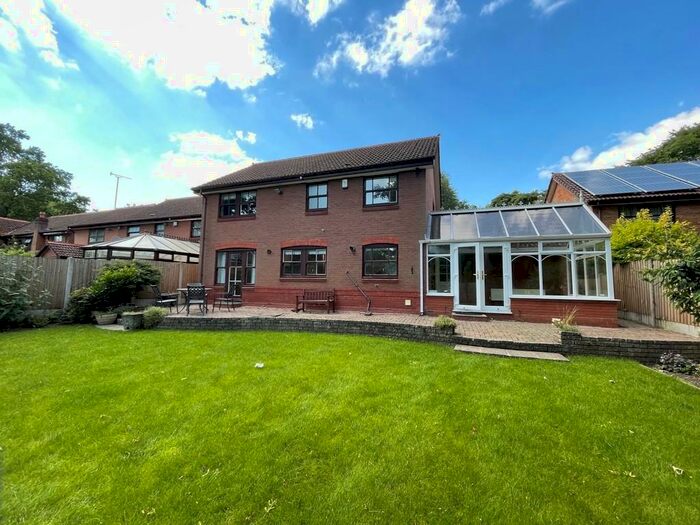 4 Bedroom Detached House To Rent In Strutt Close, Edgbaston, B15