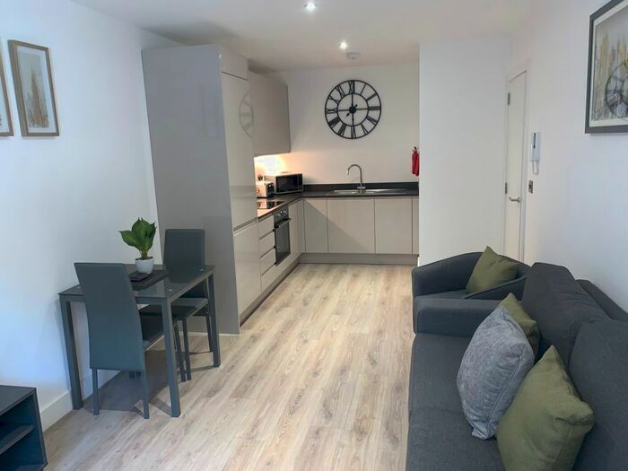 2 Bedroom Flat To Rent In Streetsbrook Road, Solihull, B91