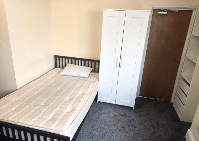 Flat To Rent In Hampton Road, Redand, BS6