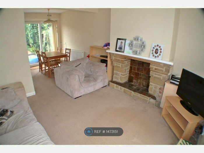 3 Bedroom Semi-Detached House To Rent In Beechdale Road, Nottingham, NG8