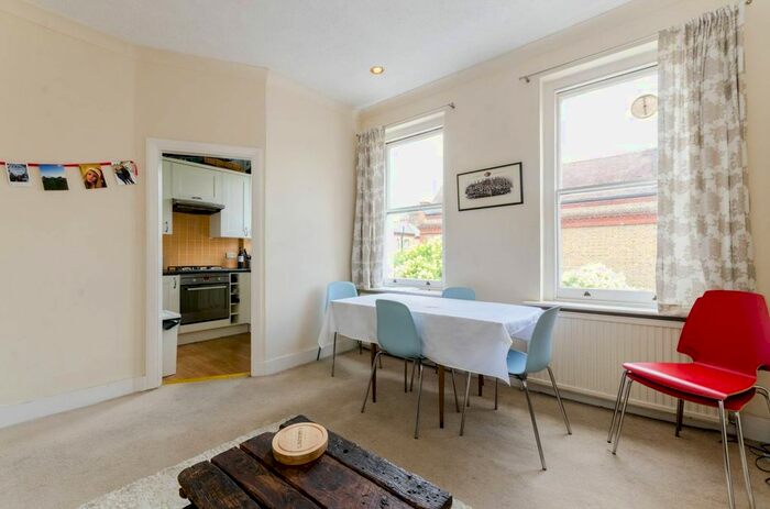 2 Bedroom Flat To Rent In Gledstanes Road, Barons Court, London, W14