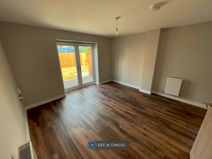 2 Bedroom Semi-Detached House To Rent In Bayley Place, Exeter, EX1