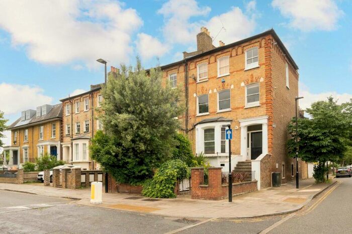 2 Bedroom Flat To Rent In Tollington Park, London, N4