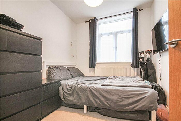 1 Bedroom Apartment For Sale In Guildford Street, Chertsey, Surrey, KT16