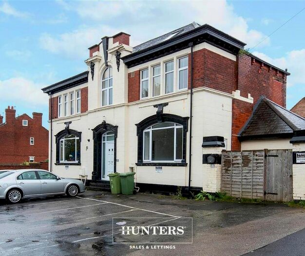 3 Bedroom Town House To Rent In Cross Keys Mews, Halfpenny Lane, Pontefract, WF8