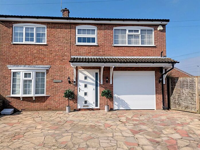 4 Bedroom Detached House For Sale In Moorfield Drive, Wilberfoss, York, YO41