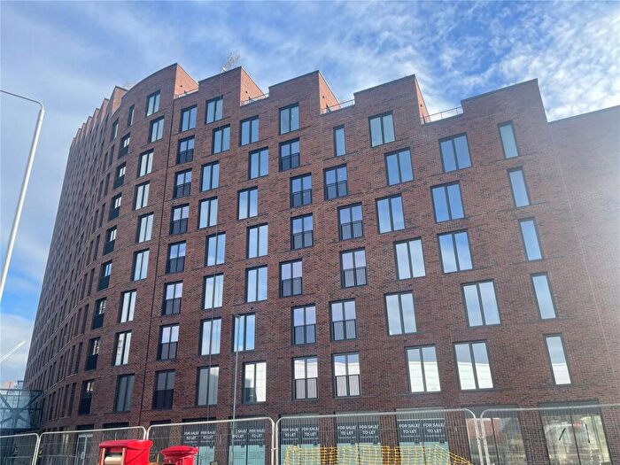 1 Bedroom Apartment To Rent In Springwell Gardens, Whitehall Road, Leeds, LS12
