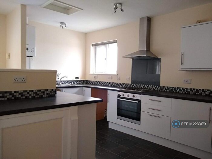 2 Bedroom Flat To Rent In Whitleigh Avenue, Plymouth, PL5
