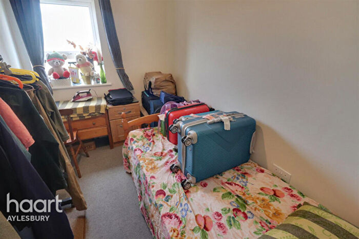 2 Bedroom Apartment To Rent In Bellingham Way, Aylesbury, HP22