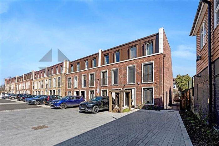 3 Bedroom Detached House To Rent In Apple Tree Road, West Green Place, N17