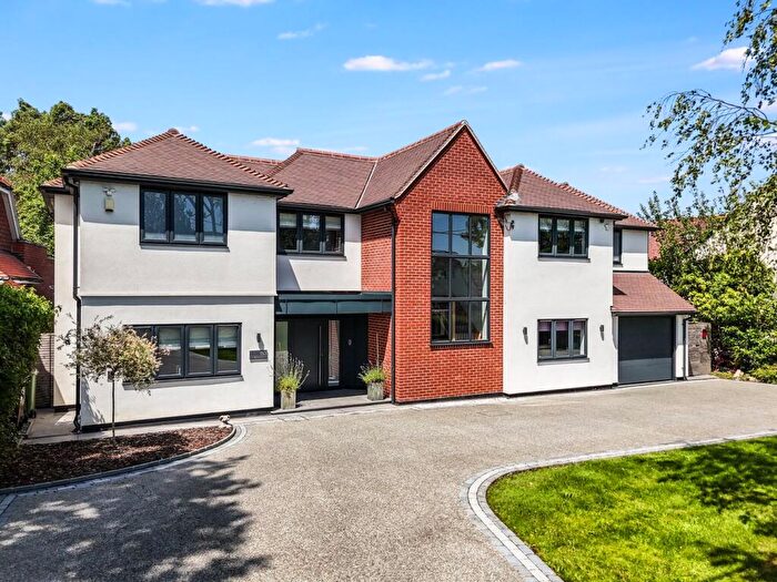 5 Bedroom Detached House For Sale In Park Avenue, Hutton, Brentwood, CM13