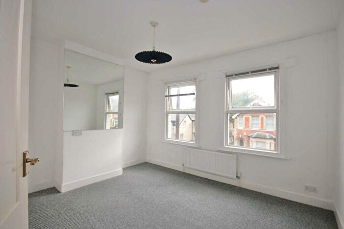 1 Bedroom Flat To Rent In One Bedroom Flat- St Georges Road, RG30
