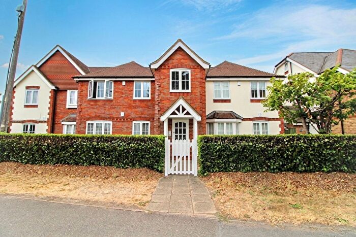 2 Bedroom Flat For Sale In Amersham Road, Hazlemere, HP15